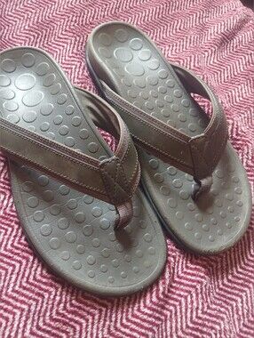 Vionic Brown Men's Casual Flip Flops